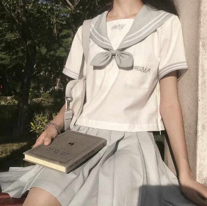 东街校服纪